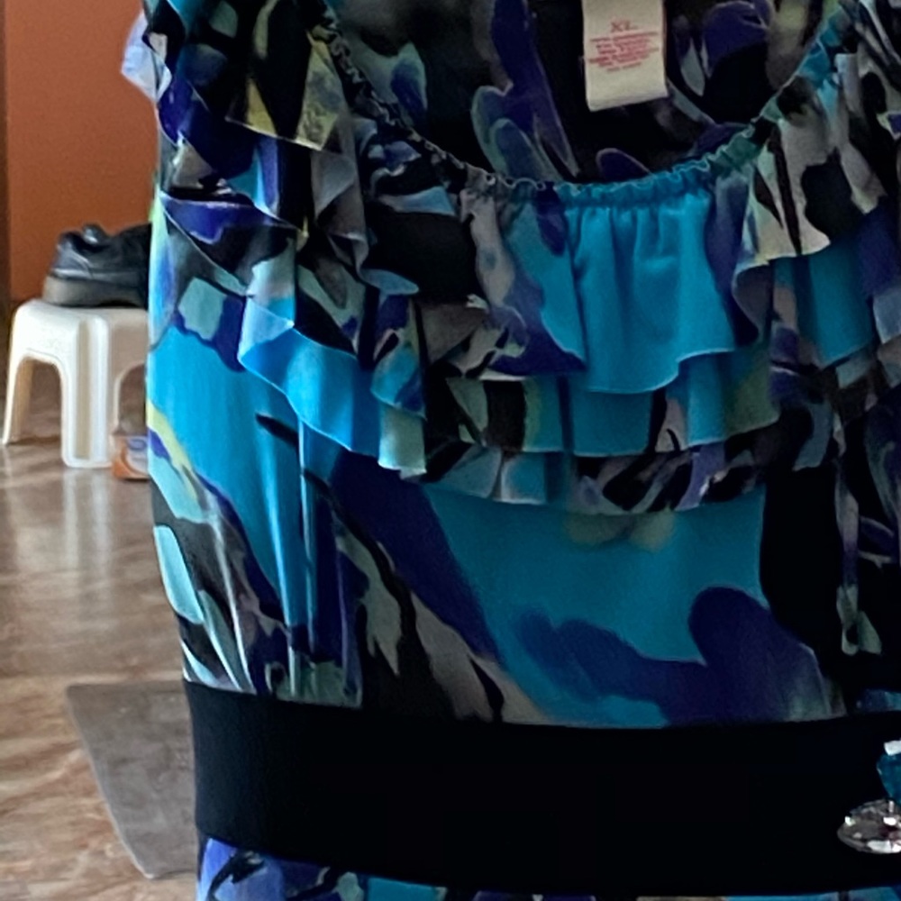 Dress - Picture 3 of 3